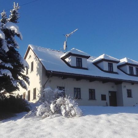 Restaurace A Penzion Jilm Jilemnice Exteriör bild